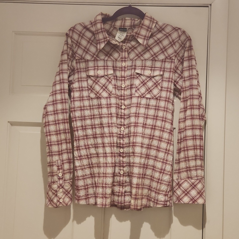 Patagonia Red and White Plaid Button-Up Shirt Women's Size 4 90% Organic Cotton